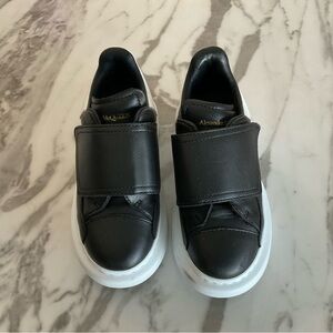 Alexander McQueen Kids Larry Oversized Velcro Sneakers